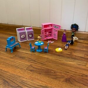 Doll Furniture Accessory Play Set
Refrigerator Food Table Chairs Laundry Garden
